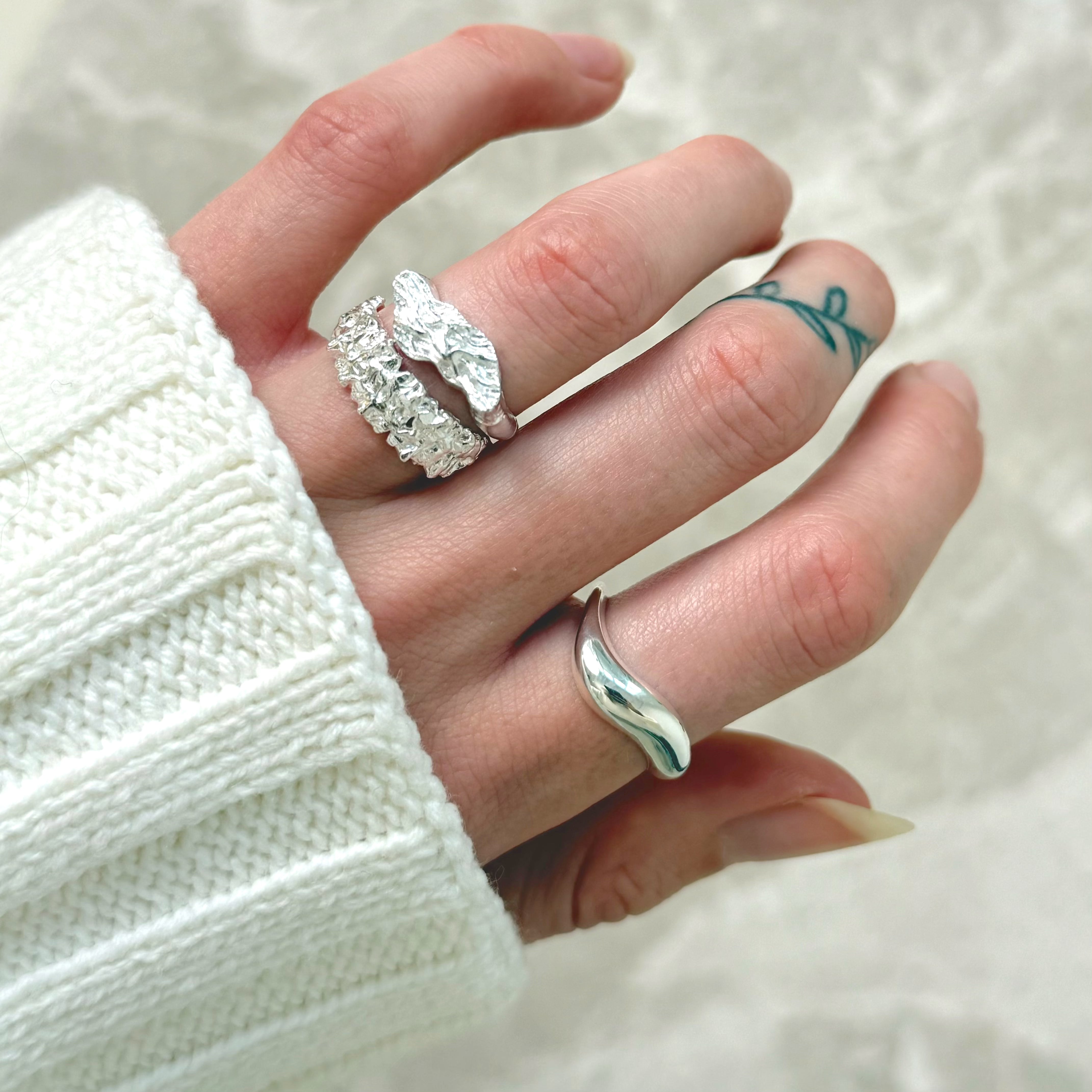 Wave og Chunky Sett: 2 ringer og 1 øredobb