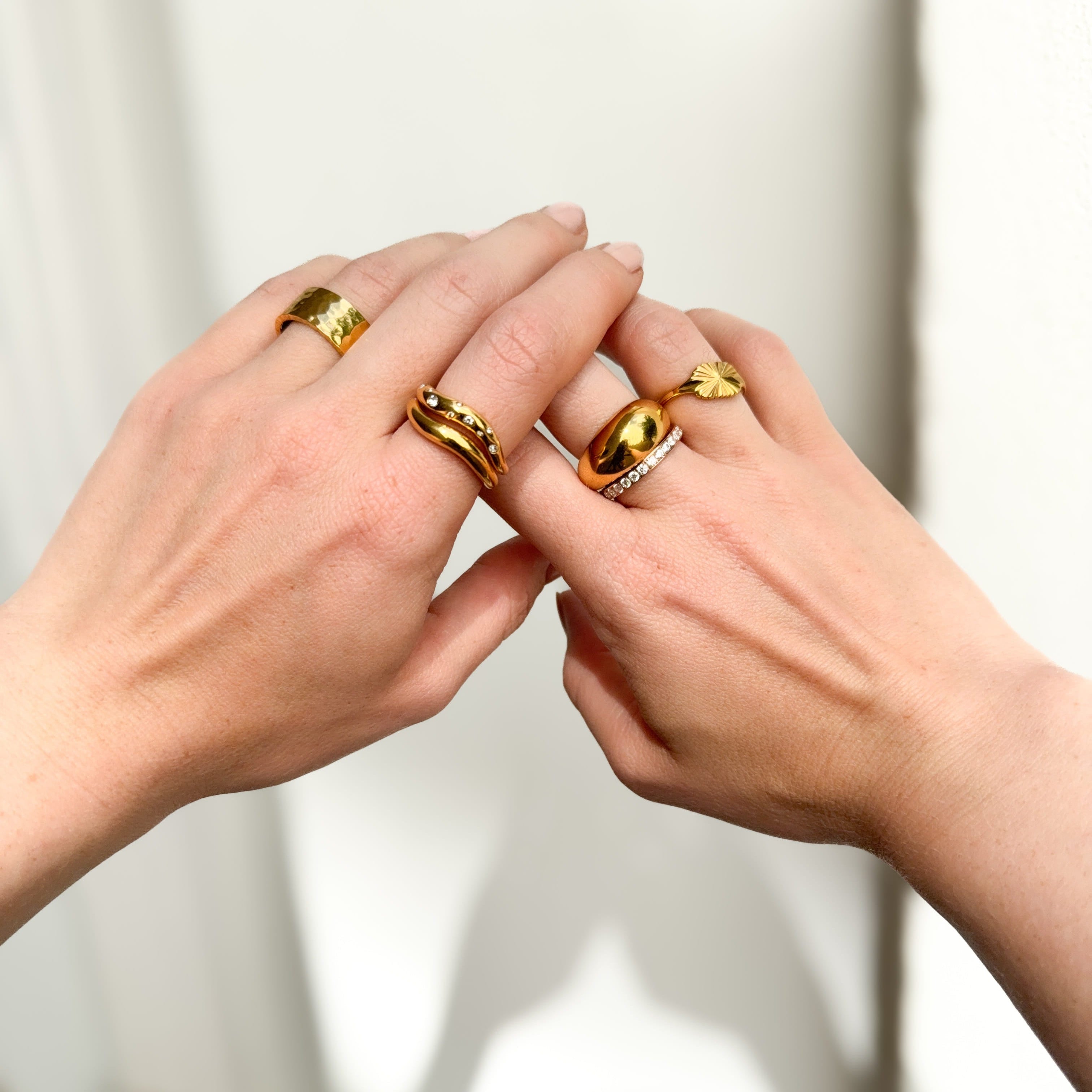 Classic Wave Ring Gullbelagt