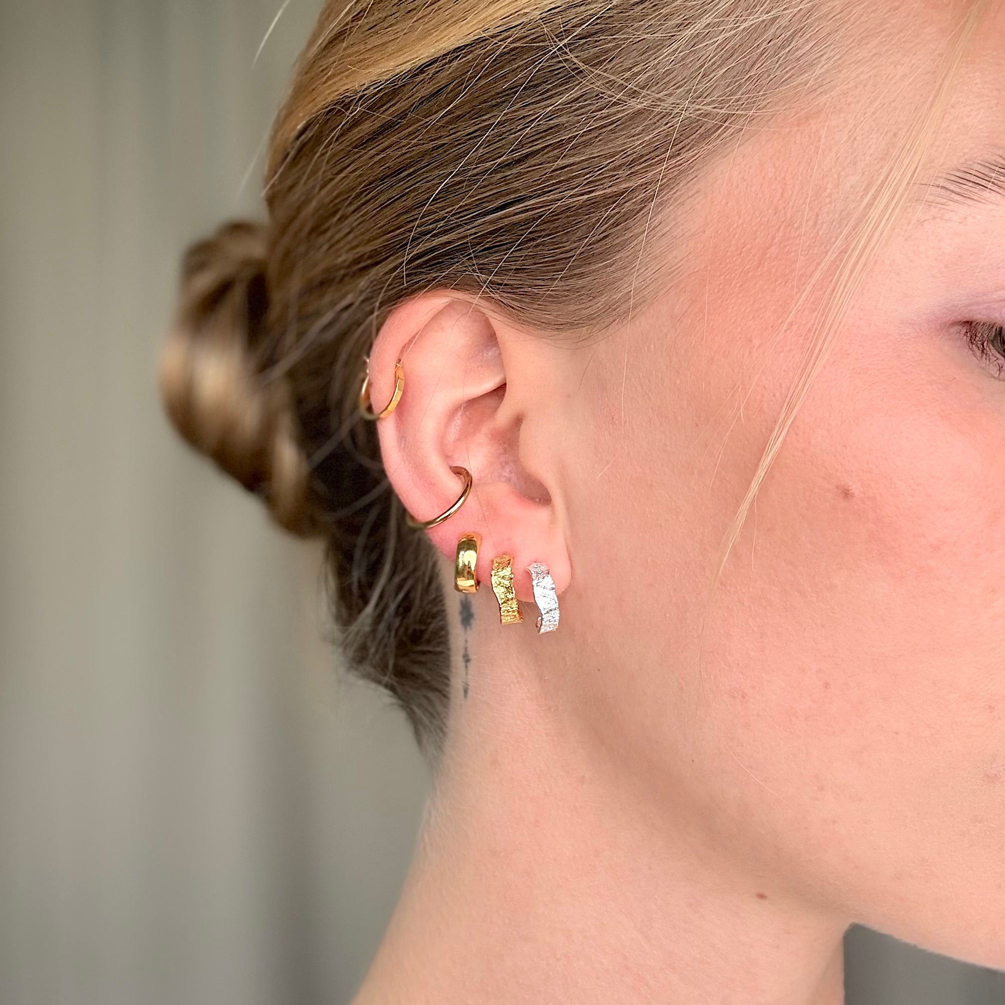 Wave og Chunky Sett: 2 ringer og 1 øredobb