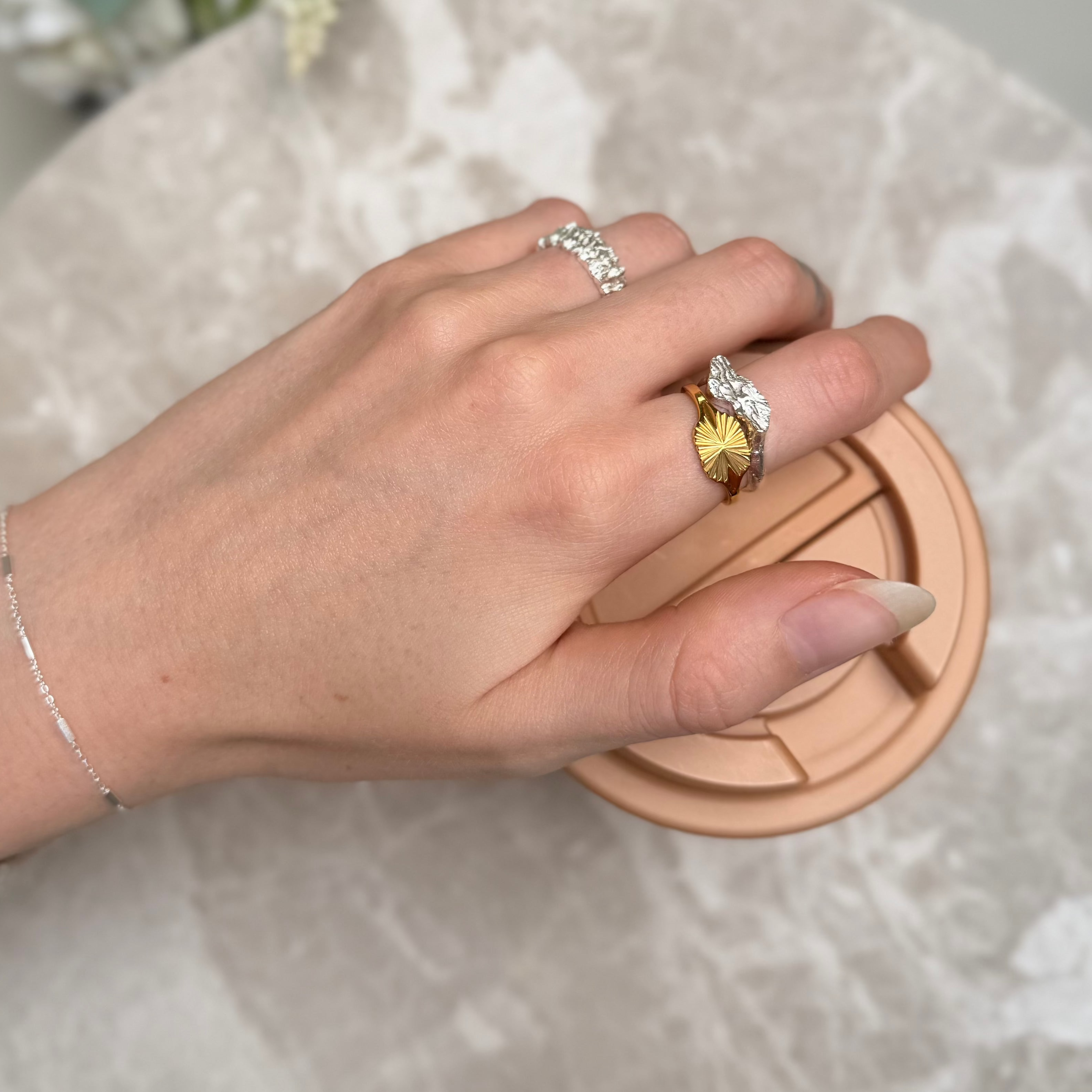 Sun Oval Signet Ring 18K Guldbelagt med et sølv touch