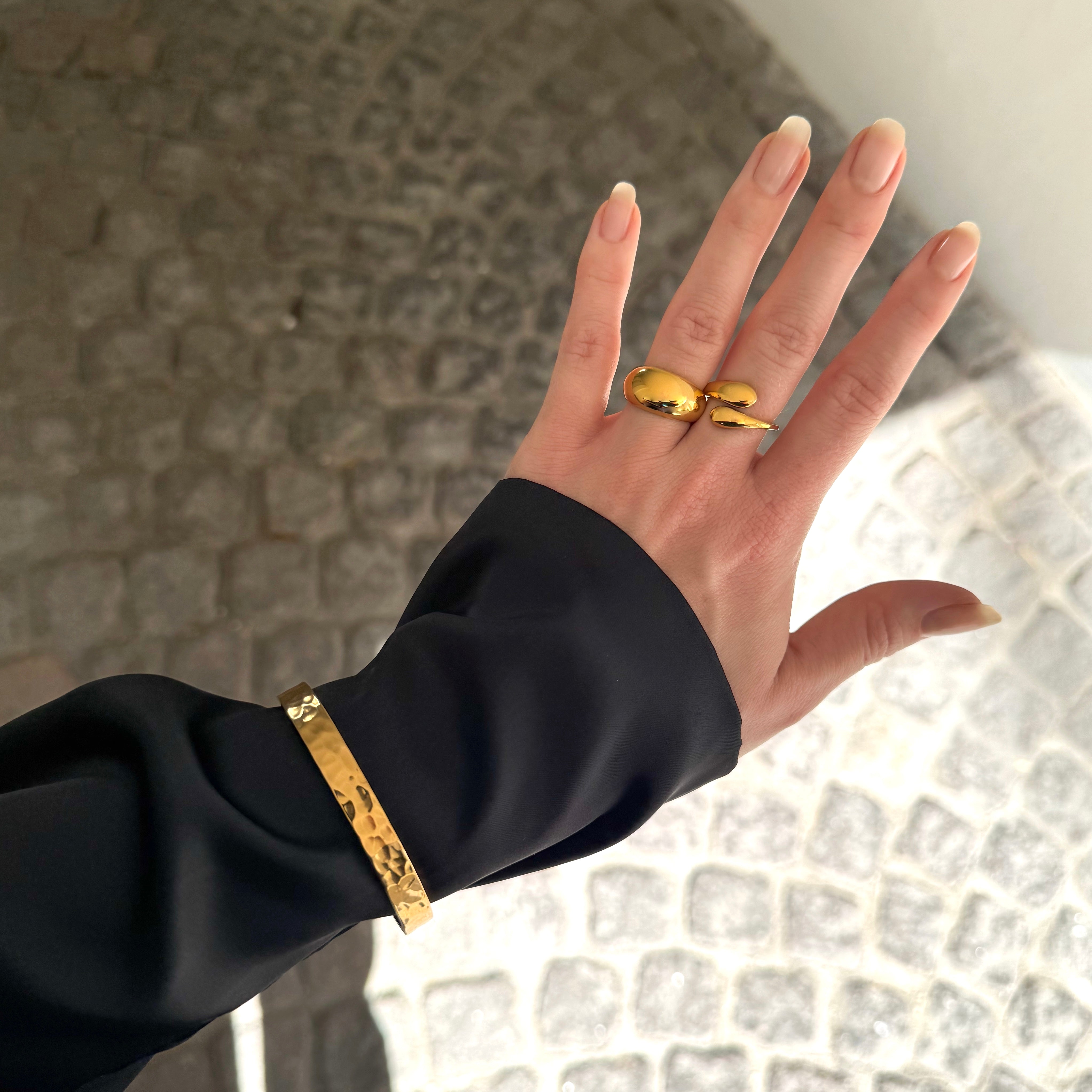 Hamret armring, gullbelagt