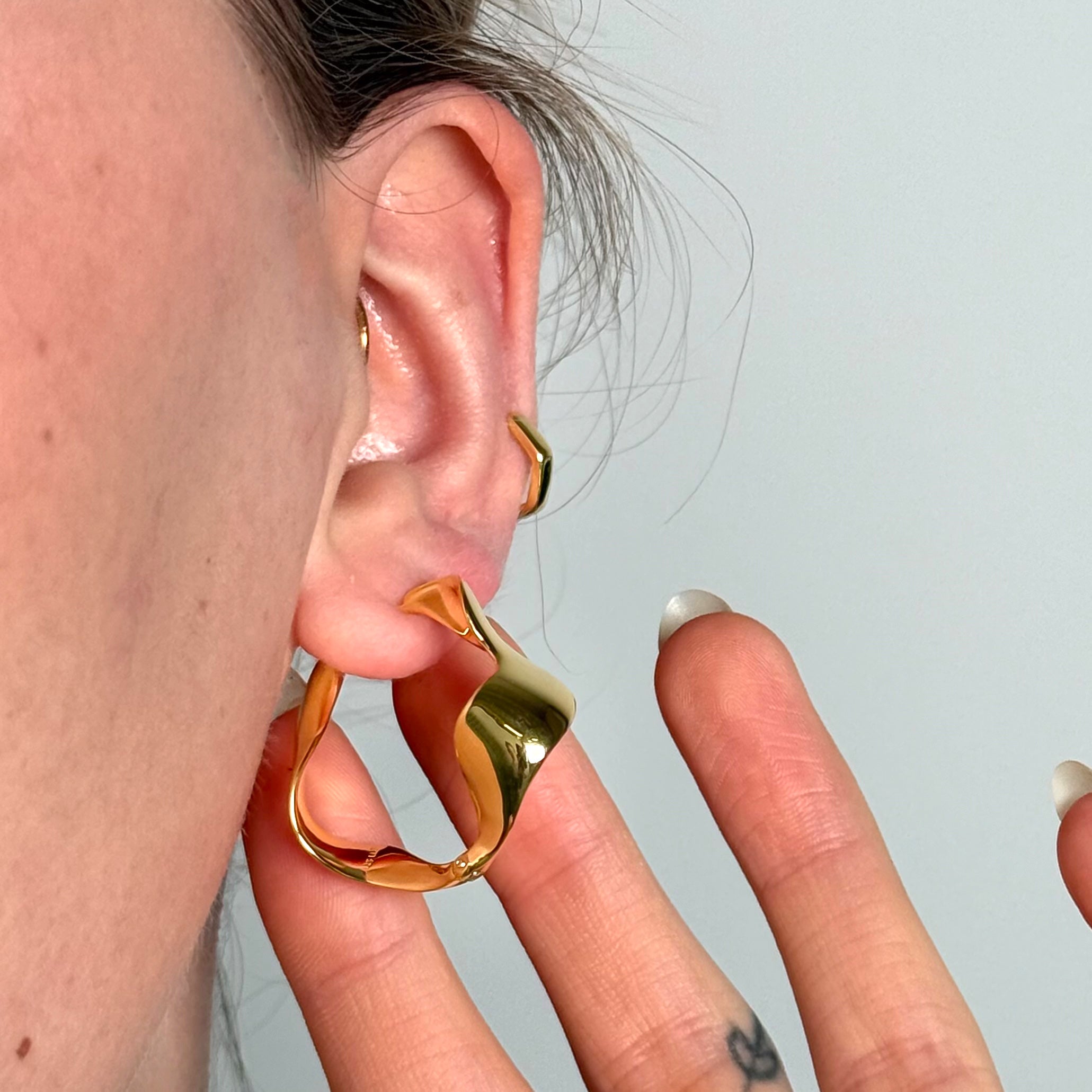 Bangles og Wave Sett: 2 armbånd og 1 øredobb