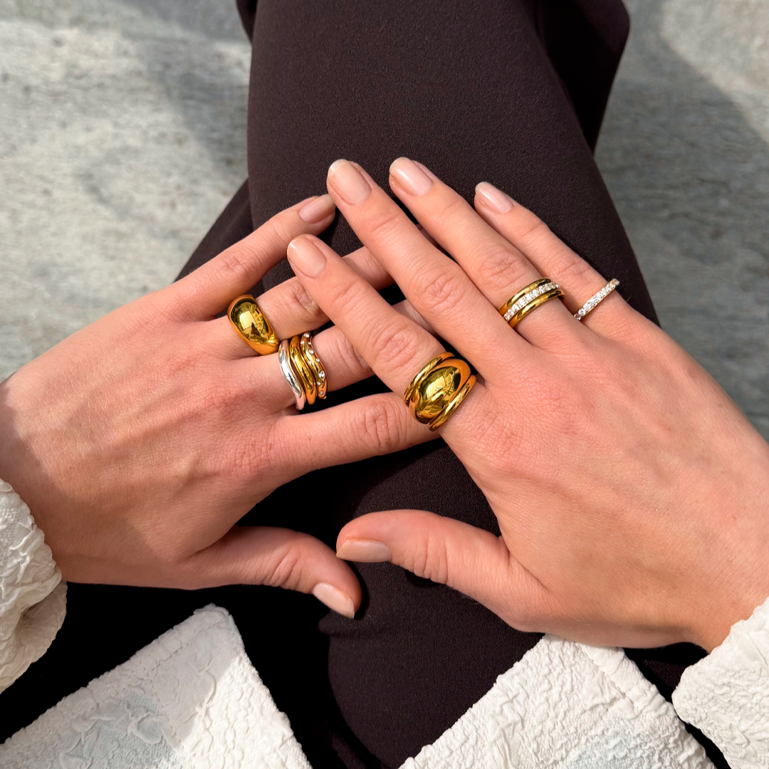 Krystal Dot Wave Ring Gullbelagt