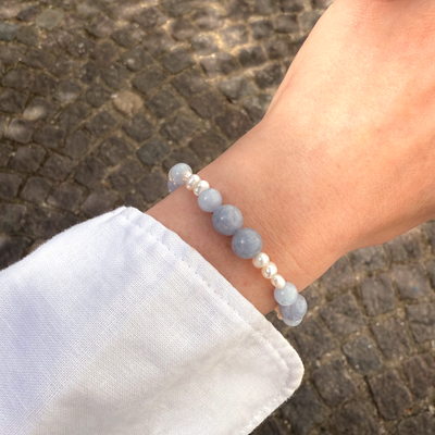 Perlesmykke med store blå perler