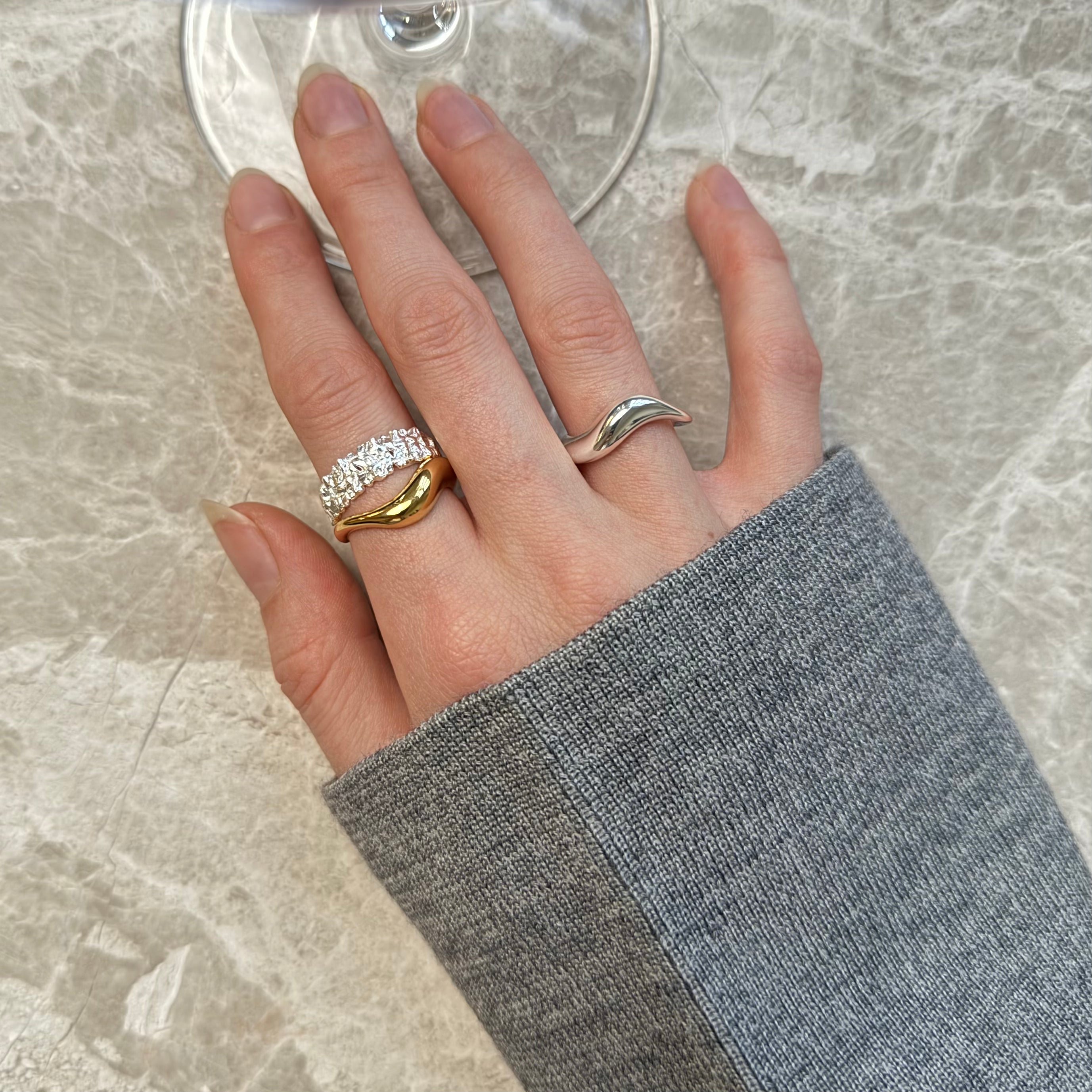 Ekko Wave Chunky Ring Gullbelagt