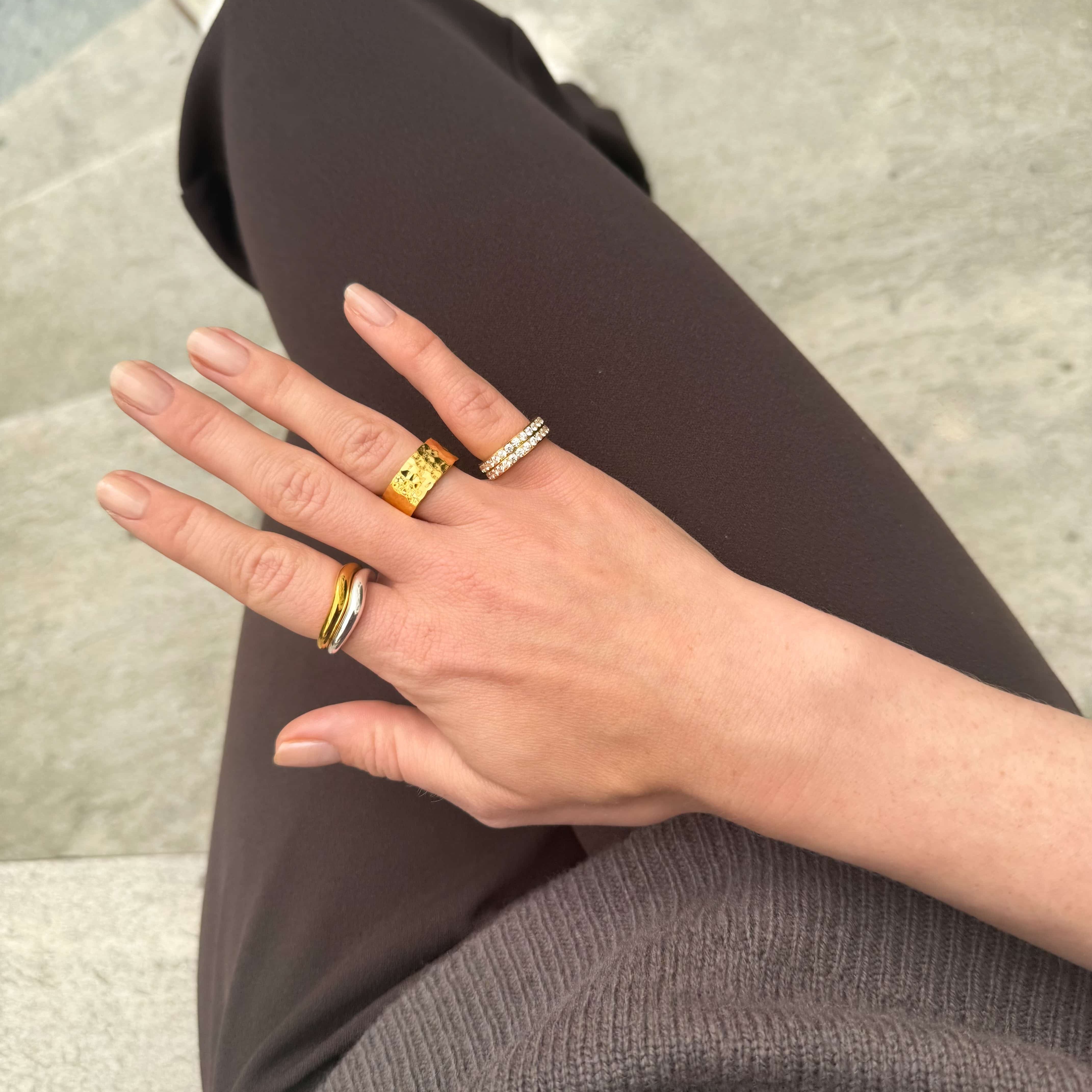 Hamret Chunky Ring Gullbelagt