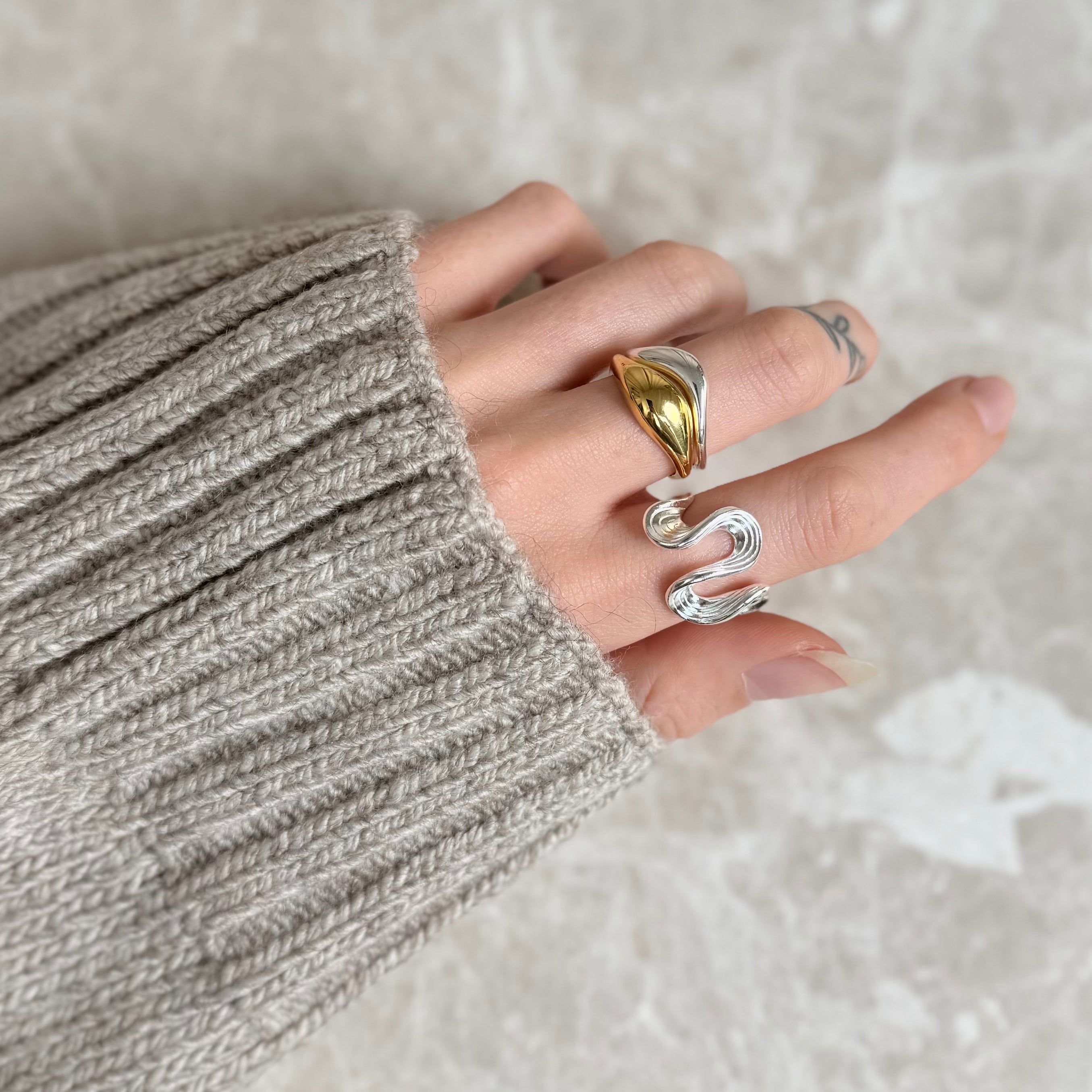 Snoet Wave Huggie Hoop Sett