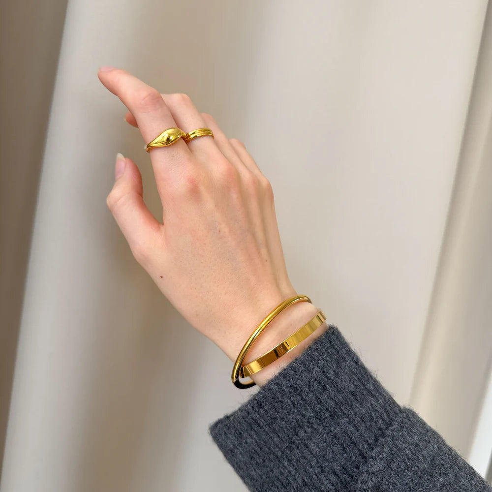 Tau- og armbåndsett: 1 halskjede og 2 armbånd
