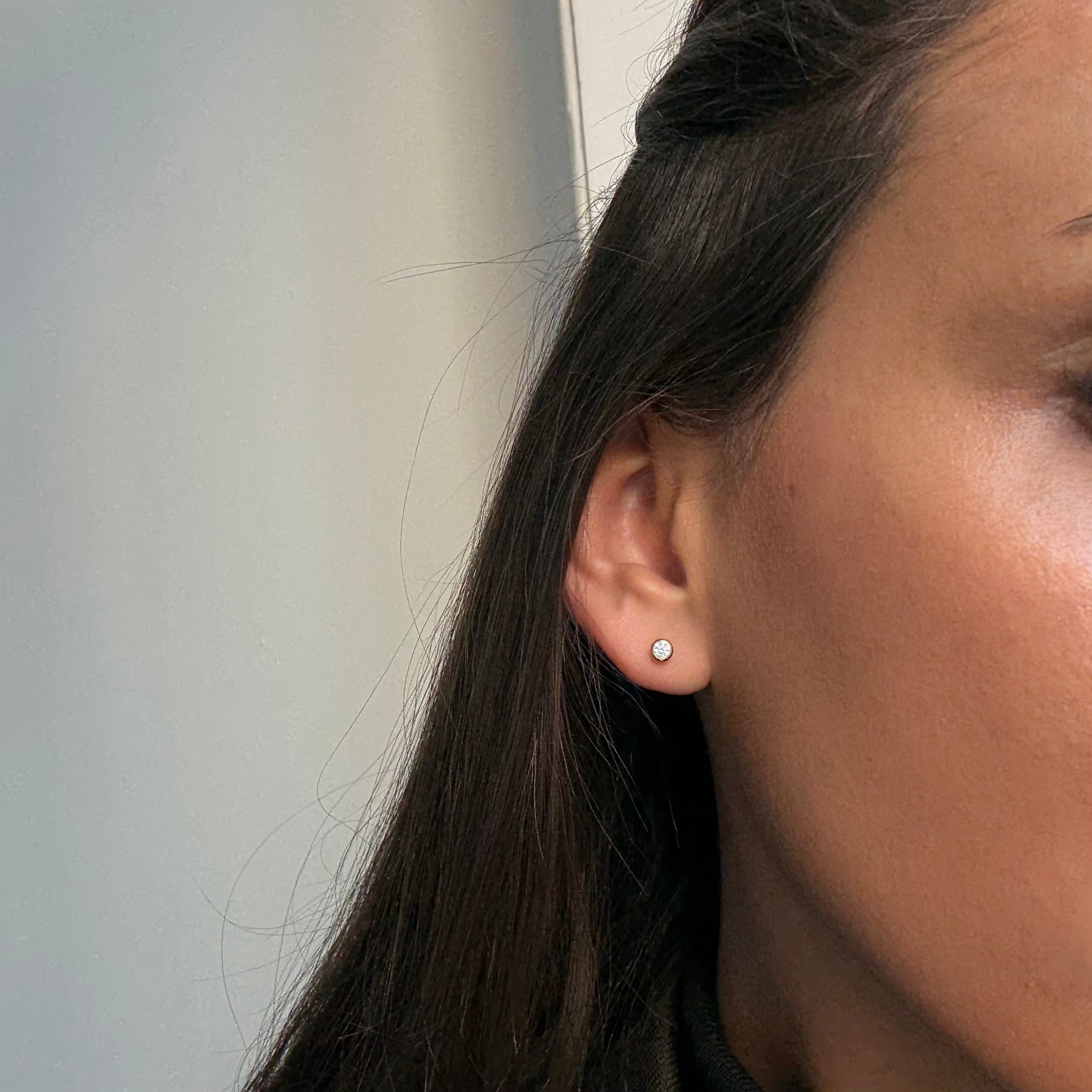 Rund Krystall Stud Gullbelagt