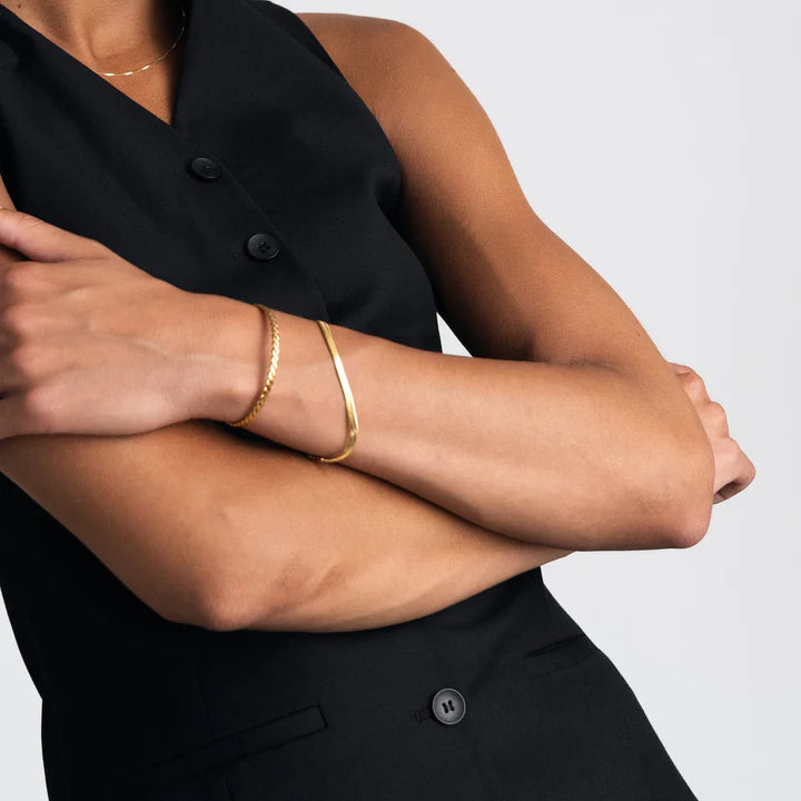 Style gullarmbåndet ditt med andre Lelafine-stiler